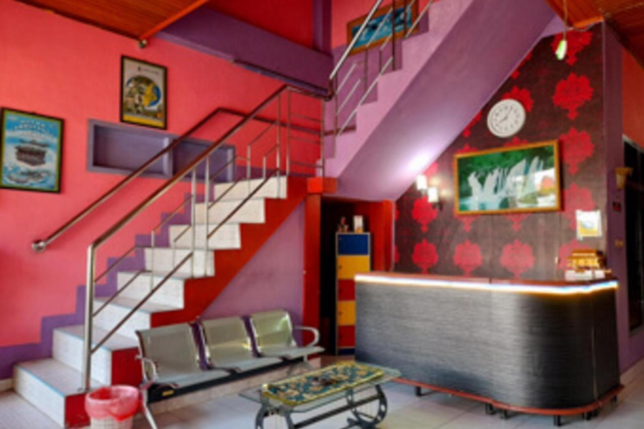 Baubau Hotel Rosichan Bau Bau Mitra Reddoorz מראה חיצוני תמונה