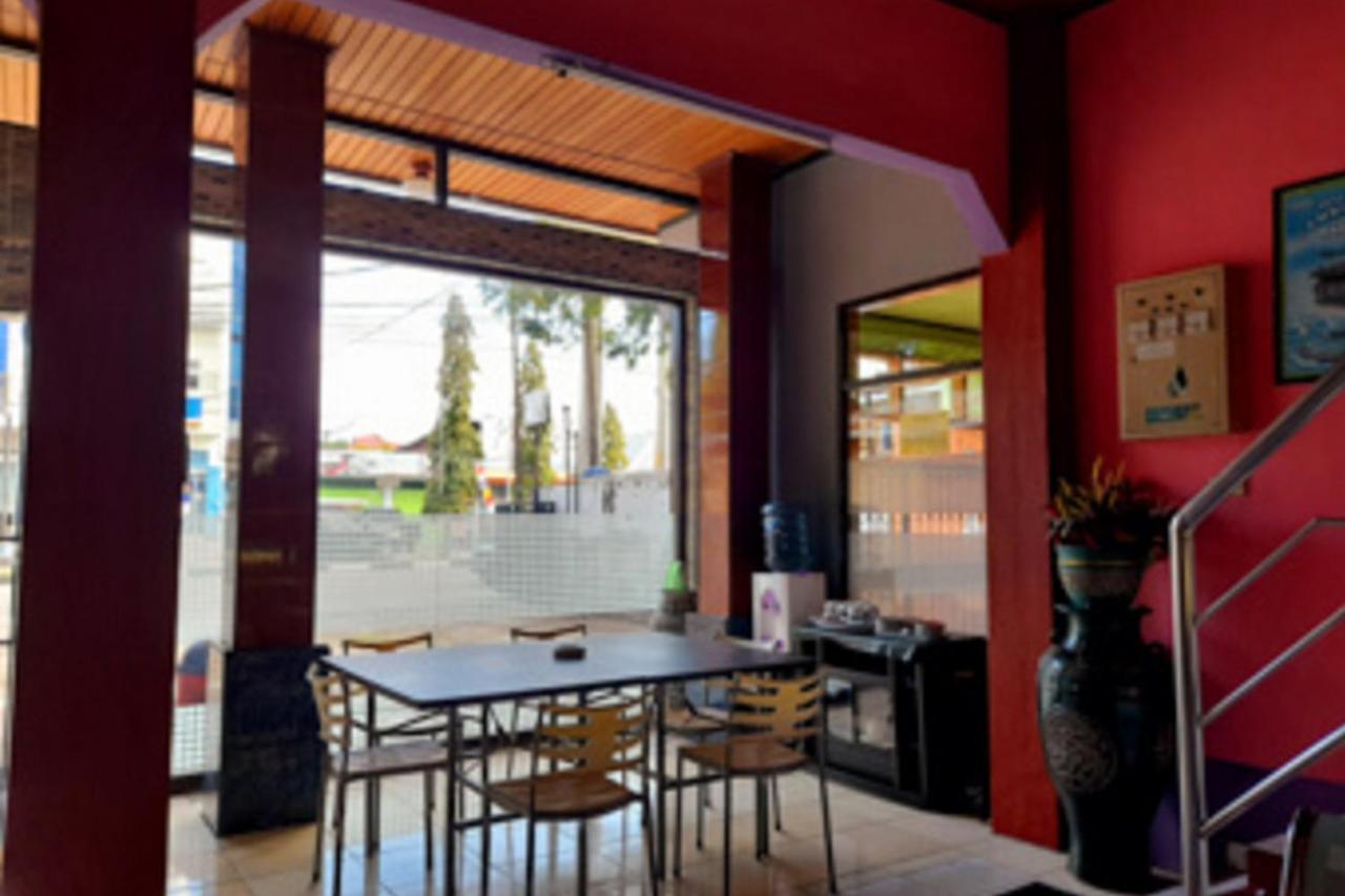 Baubau Hotel Rosichan Bau Bau Mitra Reddoorz מראה חיצוני תמונה