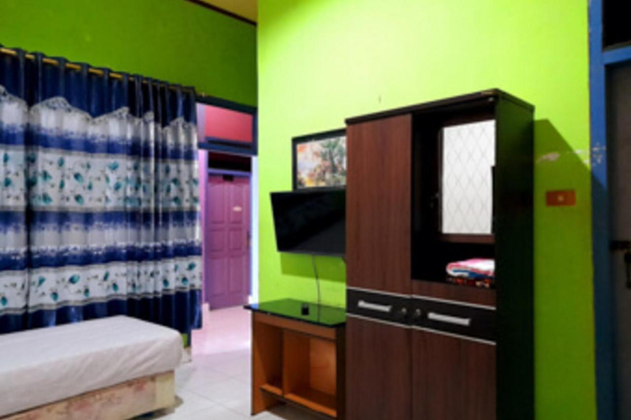 Baubau Hotel Rosichan Bau Bau Mitra Reddoorz מראה חיצוני תמונה