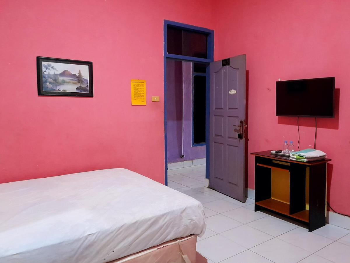 Baubau Hotel Rosichan Bau Bau Mitra Reddoorz מראה חיצוני תמונה