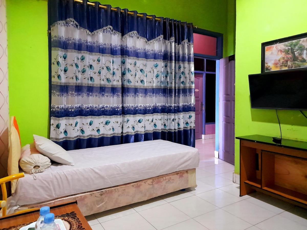 Baubau Hotel Rosichan Bau Bau Mitra Reddoorz מראה חיצוני תמונה